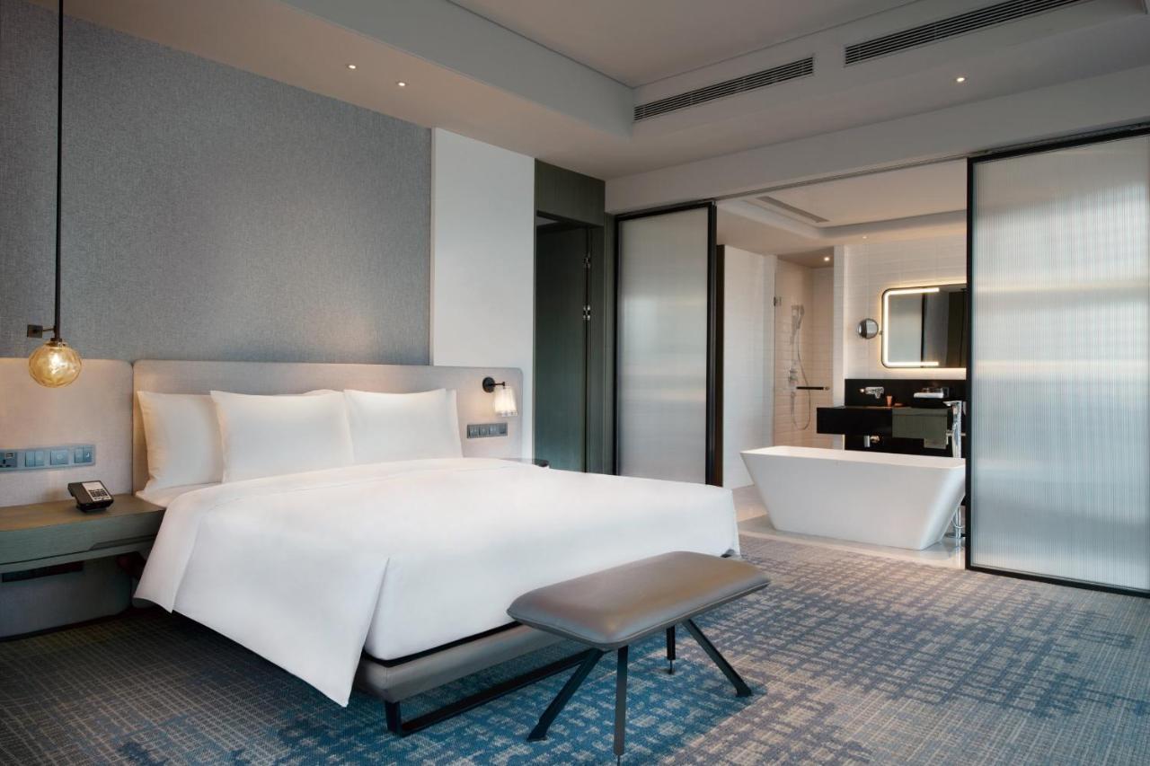 Crowne Plaza Shenzhen World Exhibition And Convention Center, An Ihg Hotel Exterior photo