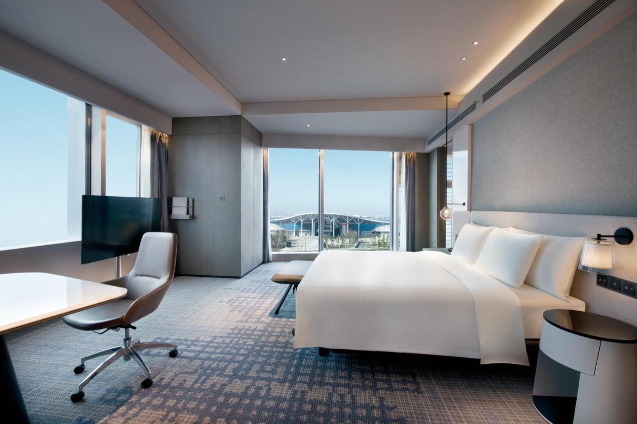 Crowne Plaza Shenzhen World Exhibition And Convention Center, An Ihg Hotel Exterior photo