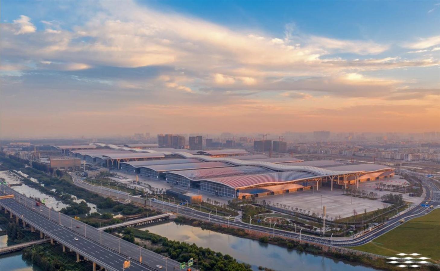 Crowne Plaza Shenzhen World Exhibition And Convention Center, An Ihg Hotel Exterior photo